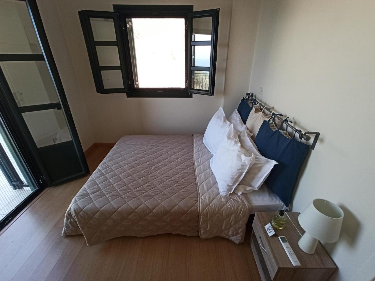 키파리씨아 Kiparissia Castle & Sea View 빌라 외부 사진